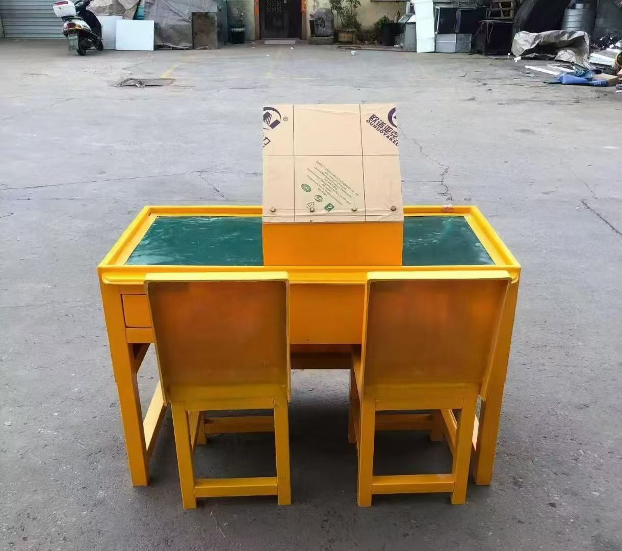 宝鸡防静电导通桌井下煤矿火工品发放桌：危险品流转的安全守护者